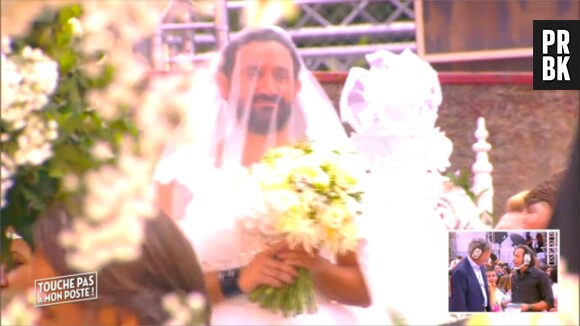 Cyril Hanouna en robe de mariée dans TPMP, le 31 août 2015