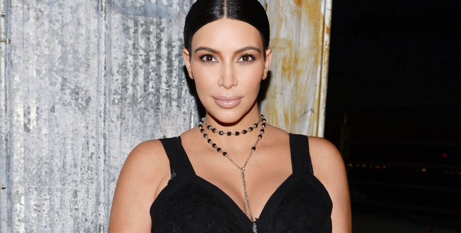 Kim Kardashian en robe transparente au défilé Givenchy, le 11 septembre 2015 à New York