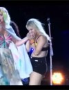 Katy Perry : une fan embrasse la main de la chanteuse sur scène lors de son concert à Rock in Rio, le 28 septembre 2015