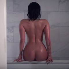 Demi Lovato entièrement nue et au naturel : sa séance photo sexy et bouleversante