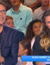 Julien Courbet mis au défi de parodier le calendrier de Clara Morgane dans TPMP, le 5 octobre 2015, sur D8