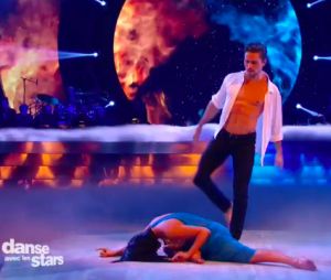 Olivier Dion torse nu et sexy pendant Danse avec les stars 6, le 31 octobre 2015 sur TF1