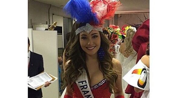 Charlotte Pirroni sublime et décolletée sur Instagram avant Miss International 2015