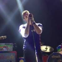 Coldplay : minute de silence et reprise d&#039;Imagine en hommage aux victimes des attentats de Paris