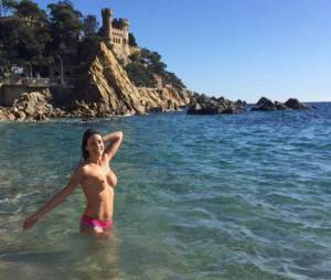 Eve Angeli topless : badbuzz sur Twitter après les attentats à Paris