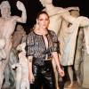 Kristen Stewart sexy et décolletée le 1er décembre, à Rome, pour un défilé Chanel