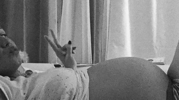 Aurélie Van Daelen : son gros baby bump (encore) exhibé sur Instagram