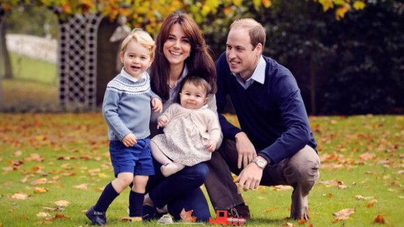 Princesse Charlotte et Prince George adorables sur une nouvelle photo officielle pour Noël 2015