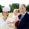 Kate Middleton, Prince William, Princesse Charlotte et Prince George : adorable photo de famille signée Mario Testino