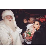 Kim Kardashian, Kanye West souriant, Kendall Jenner, Drake... L&#039;incroyable Noël du clan Kardashian