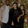 Kanye West, Kim Kardashian et North à l'incroyable fête de Noël des Kardashian, décembre 2015
