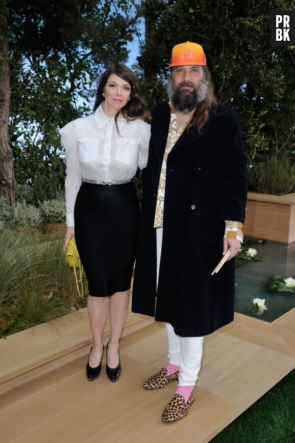 Sébastien Tellier et Amandine de la Richardière au défilé Chanel haute couture printemps-été 2016 pendant la Fashion Week de Paris, le 26 janvier 2016