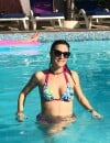 Eve Angeli en bikini à la piscine en vacances à l'Ile Maurice en février 2016