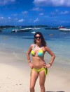 Eve Angeli sexy en bikini en vacances à l'Ile Maurice en février 2016