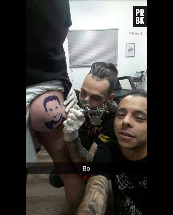 Cyril Hanouna : un fan se fait tatouer son portrait sur la fesse