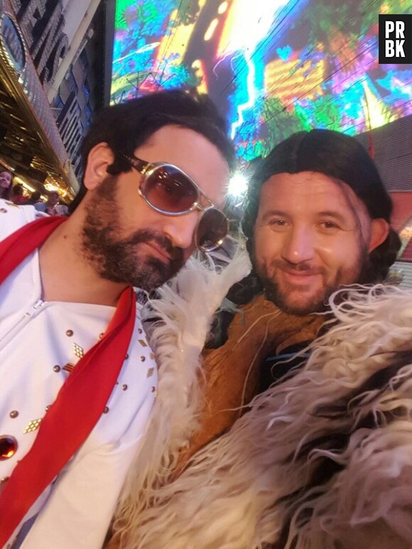 Cyril Hanouna en Elvis avec Mokhtar lors du séjour de l'équipe de TPMP à Las Vegas