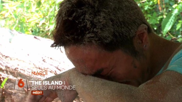 Vince (The Island 2) : mais pourquoi a-t-il TOUJOURS du sable sur le visage ?