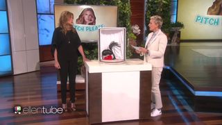 Ellen DeGeneres transforme Julia Roberts en vendeuse de sextoys à son insu : le sketch parfait