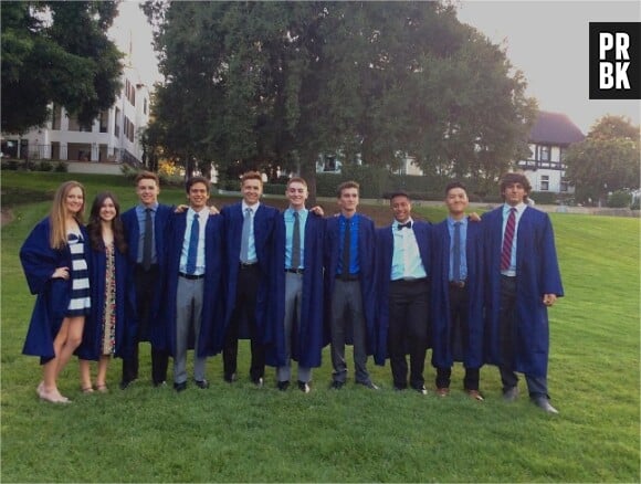 Desperate Housewives : Brent et Shane Kinsman avec leurs amis los de leur remise de diplôme en juin 2016