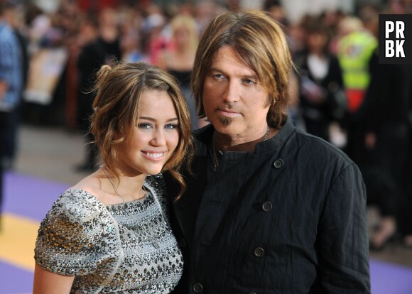 Miley Cyrus dévoile les sms touchants de son père après la fusillade d'Orlando