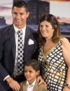 Cristiano Ronaldo avec son fils Cristiano Jr et la grand-mère de son fiston.