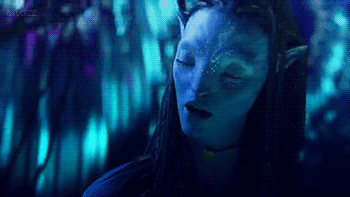 Zoe Saldana en bleu dans Avatar