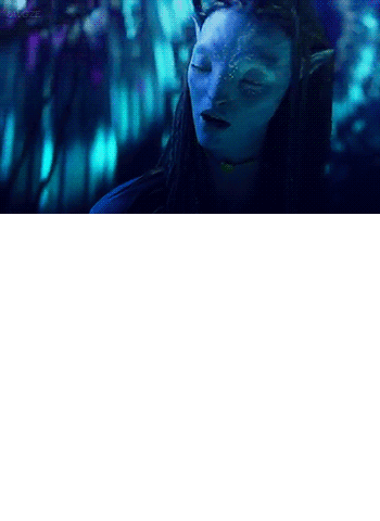 Zoe Saldana en bleu dans Avatar