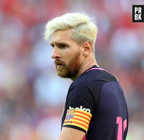 Lionel Messi s'est teint les cheveux en blond platine, et ça ne plaît pas à tout le monde.