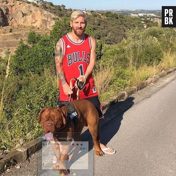 Lionel Messi s'est teint les cheveux en blond platine, et ça ne plaît pas à tout le monde.