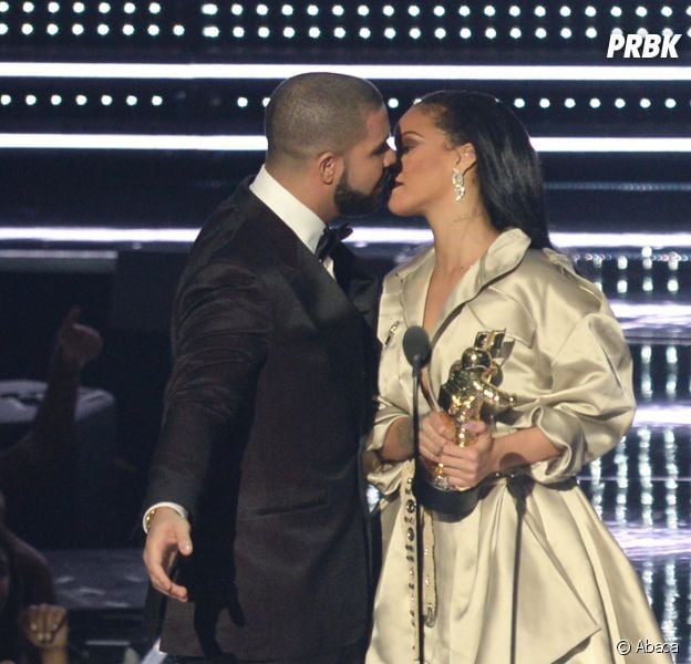 Rihanna et Drake : le bisou raté aux MTV VMA 2016