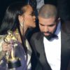 Rihanna et Drake serait en couple : en plus de leurs baisers sur scène, Rihanna se serait fait un tatouage pour Drake.