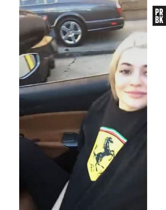 Kylie Jenner et Kendall Jenner se font plaisir et s'achètent deux Ferrari estimées entre 200.000 et 300.000 dollars chacune...
