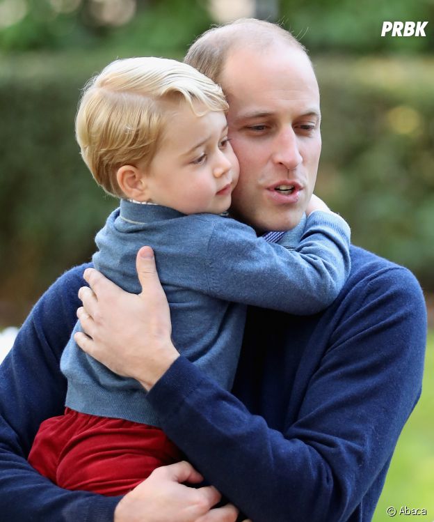 Le Prince George fait un câlin au Prince William au Canada le 30 septembre 2016