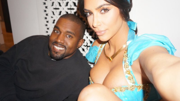 Kim Kardashian ultra sexy pour son grand retour : elle pose avec Kanye West et ses enfants