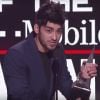 Zayn Malik se moque gentiment de One Direction aux American Music Awards 2016.