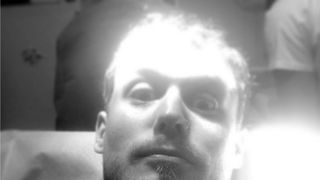 Steven (La villa des coeurs brisés 2) à l'hôpital pour une opération