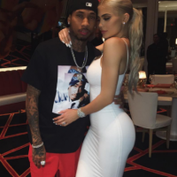 Kylie Jenner : ses fesses se cachent sous les mains de Tyga, saurez-vous les retrouver ? ??