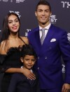 Cristiano Ronaldo officialise avec Georgina Rodriguez : le couple s'affiche avec le fils de CR7 au gala de FIFA.