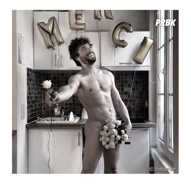 Agustin Galiana (Clem) pose nu (ou presque) sur Instagram pour fêter ses 100 000 abonnés sur Instagram