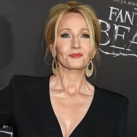 J.K. Rowling : des fans de Harry Potter pro-Trump brûlent ses DVD, sa réponse parfaite sur Twitter