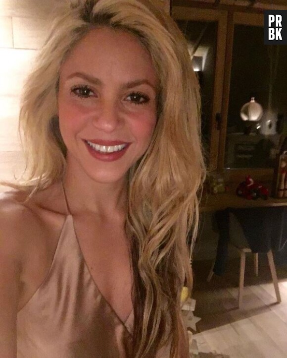 Shakira, connue pour sa longue chevelure blonde ondulée, a changé de look pour son clip avec Black M !