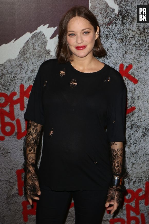 Marion Cotillard enceinte : son absence aux César 2017 pour "maternité imminente"
