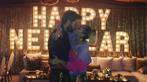 Miley Cyrus mariée à Liam Hemsworth en secret ? La photo qui enflamme la Toile (MAJ)