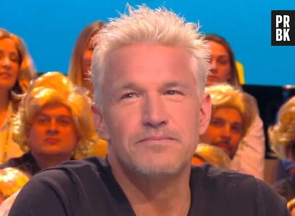 Benjamin Castaldi est devenu blond dans TPMP : son fils Julien Castaldi lui rend hommage et se teint les cheveux en gris.