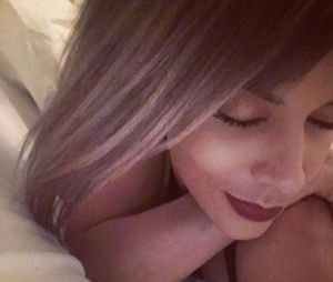 Shy'm s'inspire de Fifty Shades of Grey : la chanteuse dévoile sa nouvelle couleur de cheveux grise sur Instagram !