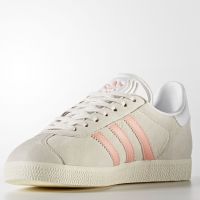 La Gazelle d'Adidas dévoile sa nouvelle version printanière et girly