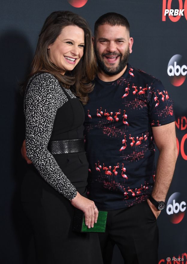 Katie Lowes et Guillermo Diaz à la soirée des 100 épisodes de Scandal le 8 avril 2017
