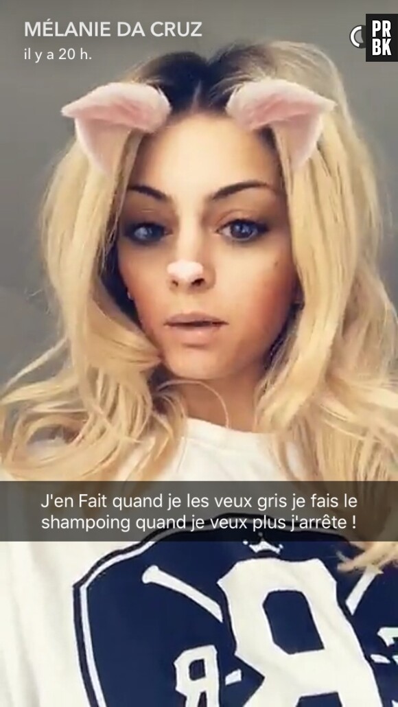 Mélanie Da Cruz dévoile sa nouvelle tête : elle a les cheveux gris et explique sur Snapchat que c'est un shampoing colorant !
