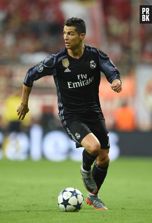 Cristiano Ronaldo accusé de viol et d'avoir acheté le silence de la jeune femme : le footballeur réagit aux rumeurs !