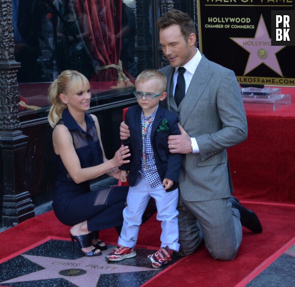 Chris Pratt et Anna Faris prennent la pose avec leur fils